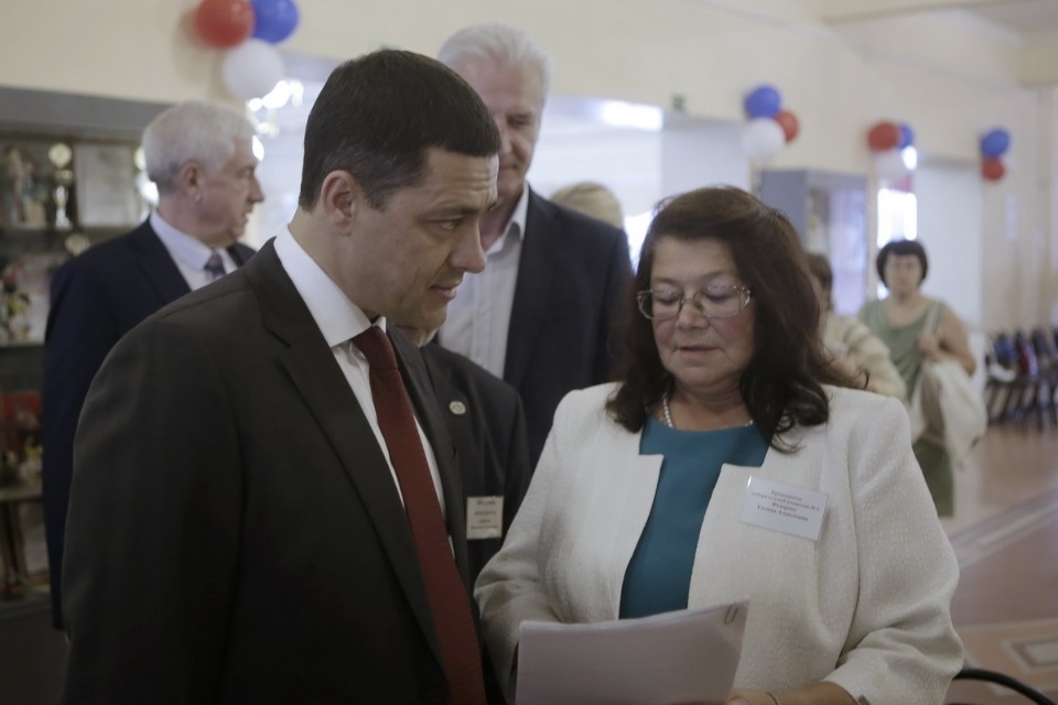 Михаил Ведерников ознакомился с ходом голосования на избирательных участках