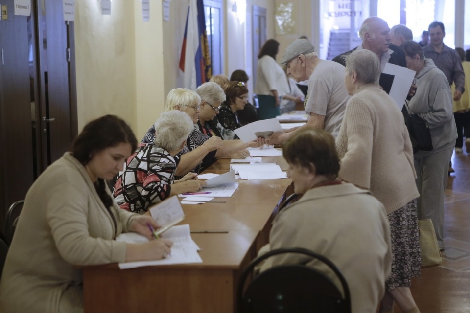 Михаил Ведерников ознакомился с ходом голосования на избирательных участках