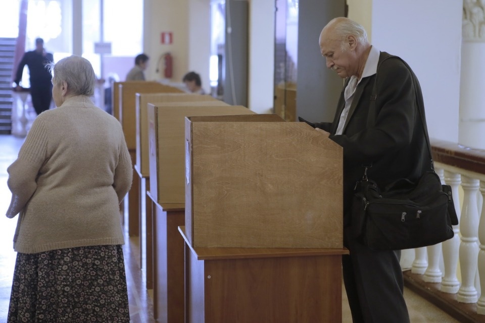 Михаил Ведерников ознакомился с ходом голосования на избирательных участках