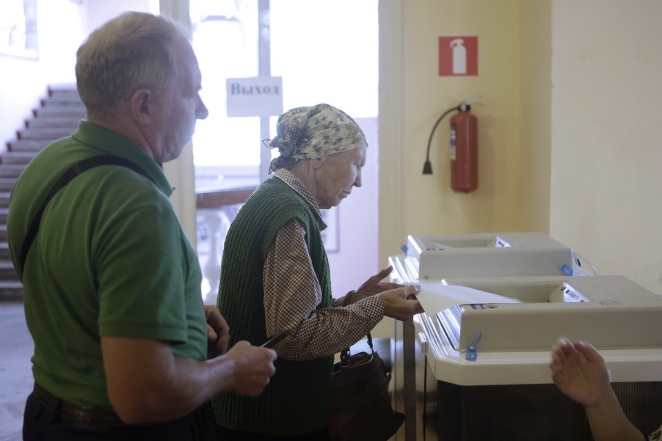 Михаил Ведерников ознакомился с ходом голосования на избирательных участках