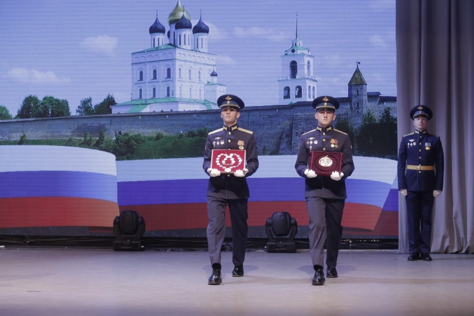 Михаил Ведерников вступил в должность губернатора Псковской области