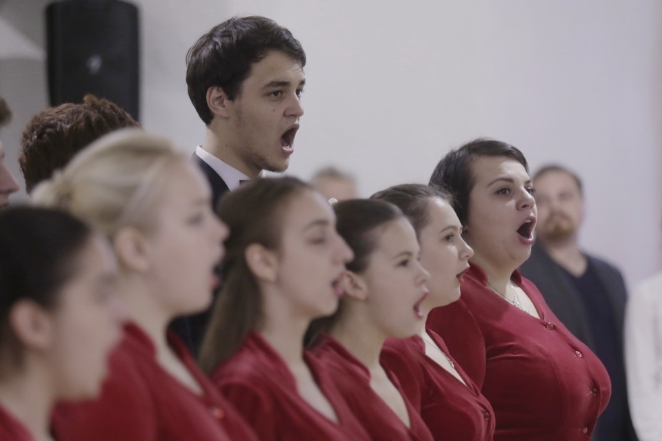 Михаил Ведерников вручил награды лучшим педагогам Псковской области