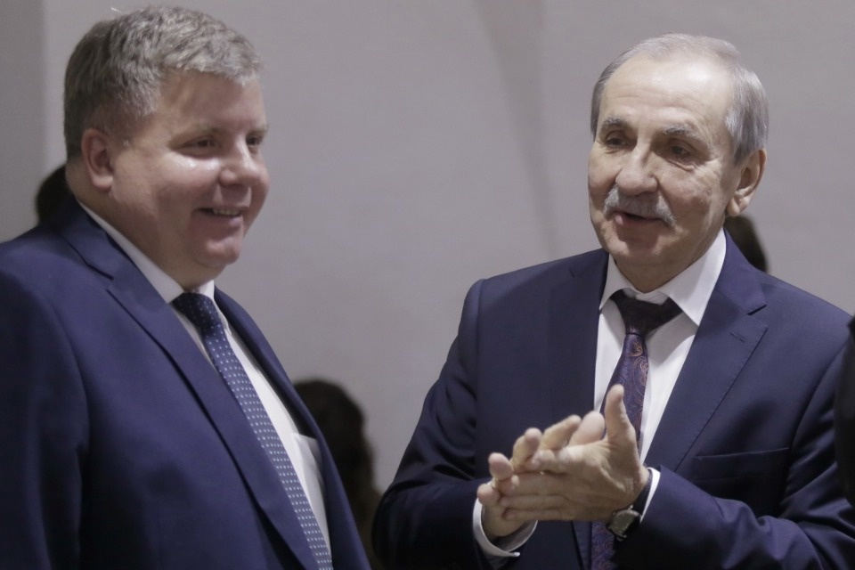 Михаил Ведерников вручил награды лучшим педагогам Псковской области