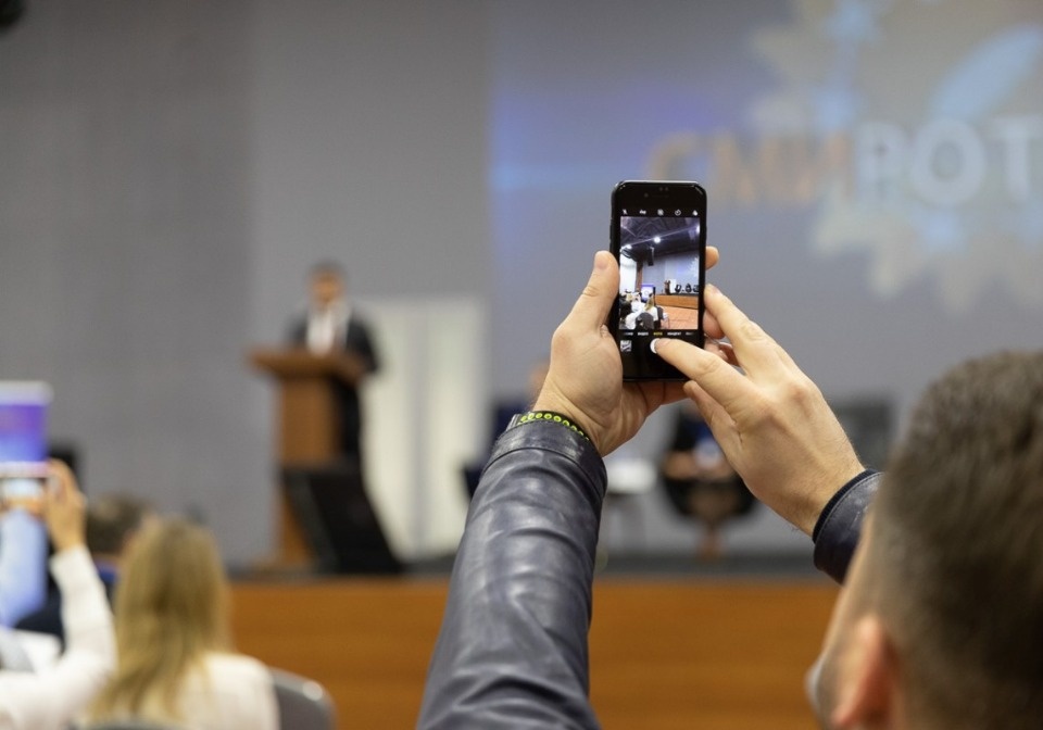 Торжественное открытие «СМИротворца» в Пскове Торжественное открытие «СМИротворца» в Пскове