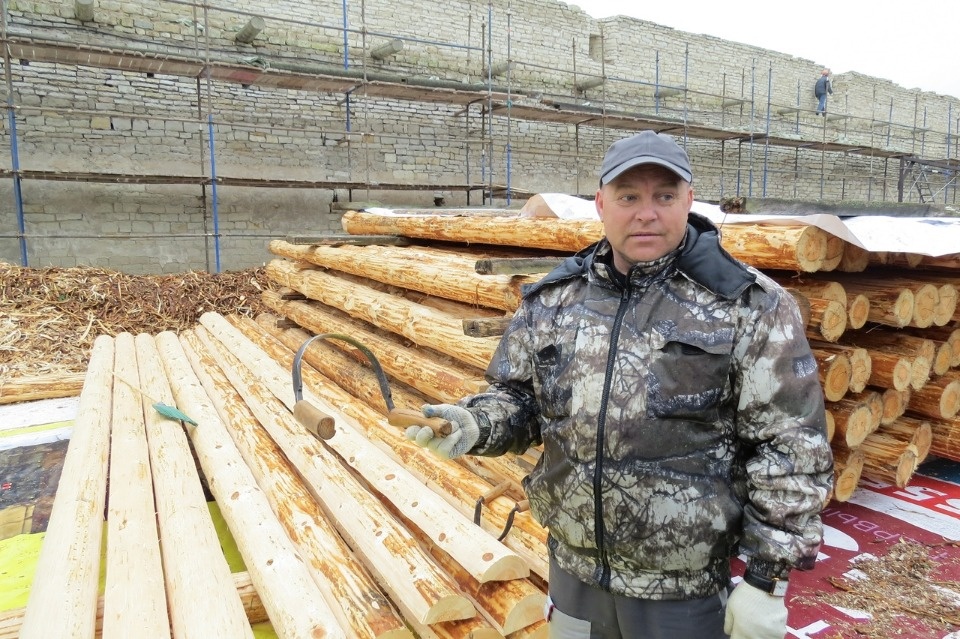 Началось восстановление сорванной в 2015 году кровли за Троицким собором (ФОТО)