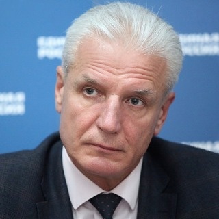 Богаты именами