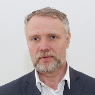 Богаты именами