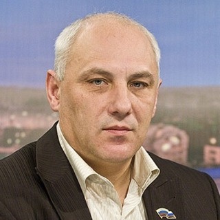 Богаты именами