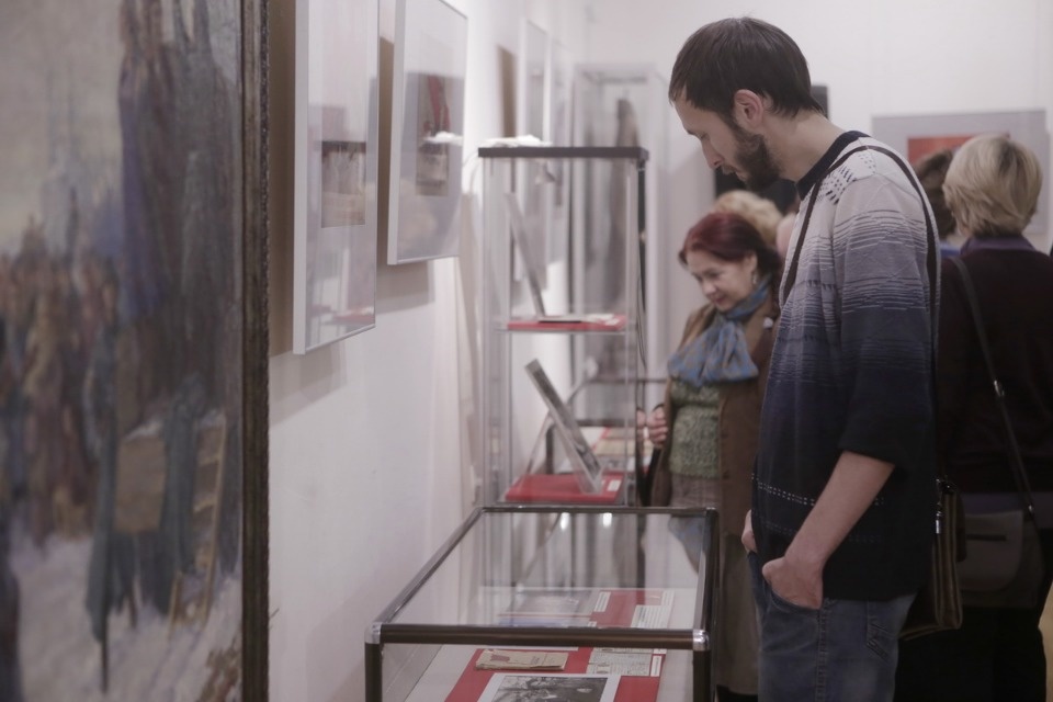 Выставка, посвященная 100-летию комсомола Выставка, посвященная 100-летию комсомола