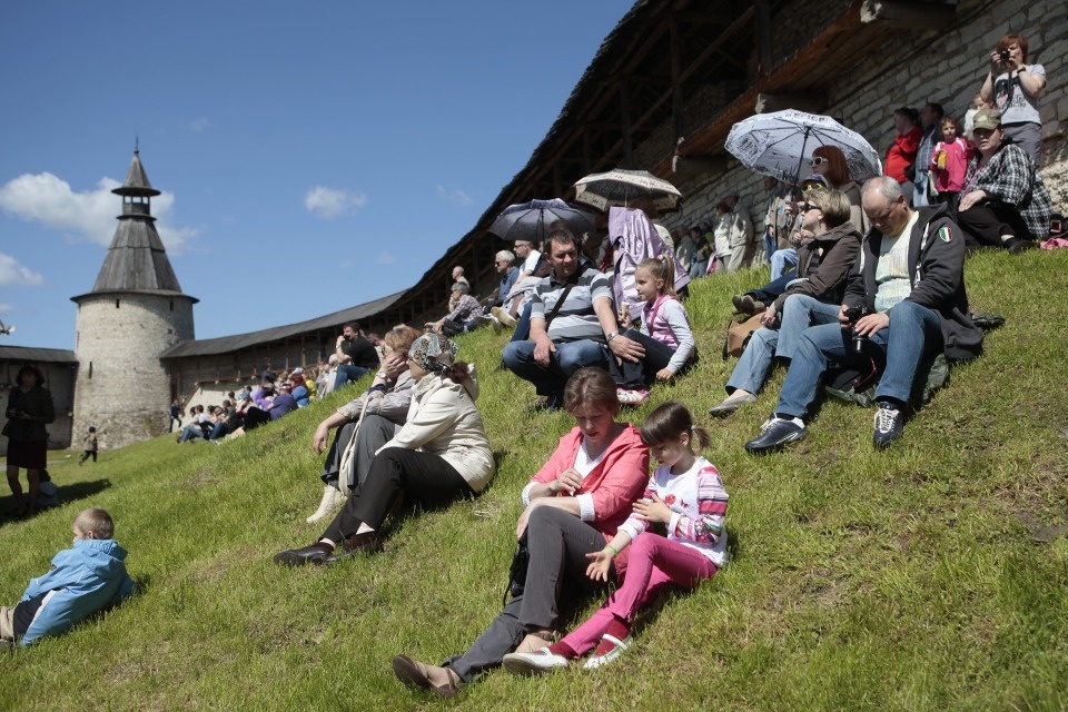 Праздновать готовы