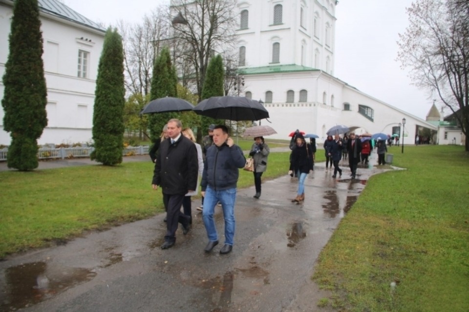 Праздновать готовы