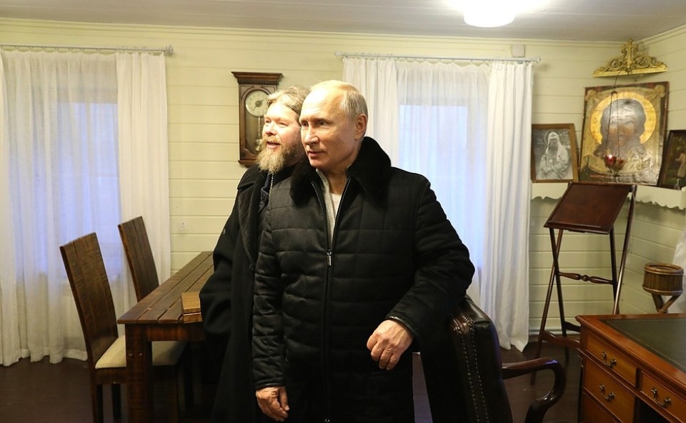 Владимир Путин посетил Свято-Успенский Псково-Печерский монастырь Владимир Путин посетил Свято-Успенский Псково-Печерский монастырь