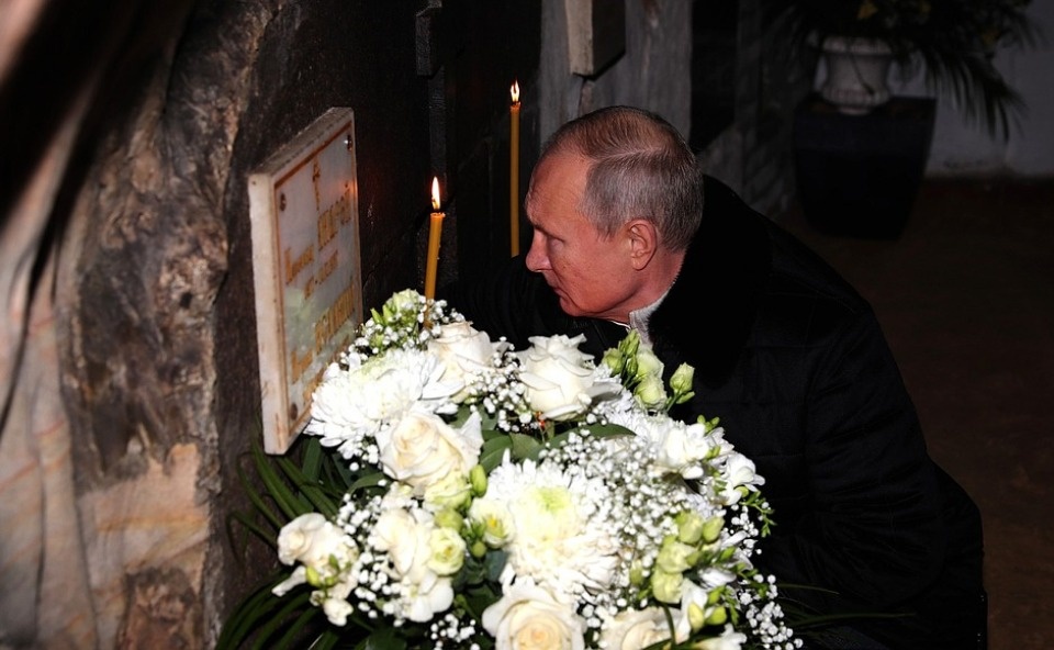 Владимир Путин посетил Свято-Успенский Псково-Печерский монастырь Владимир Путин посетил Свято-Успенский Псково-Печерский монастырь
