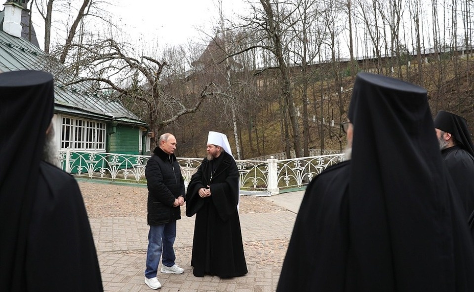 Владимир Путин посетил Свято-Успенский Псково-Печерский монастырь Владимир Путин посетил Свято-Успенский Псково-Печерский монастырь
