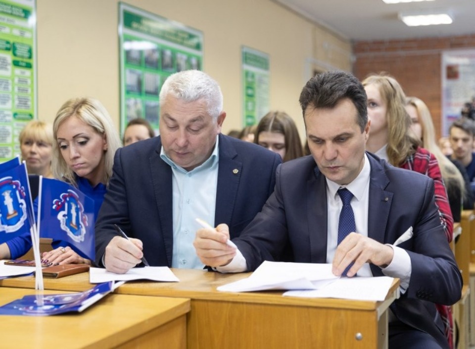 Замгубернатора Псковской области Николай Цветков написал правовой диктант