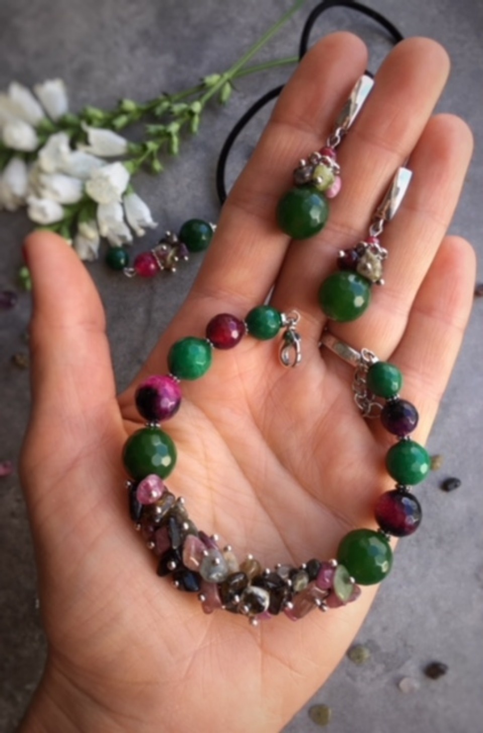 Юлия Полушкина: Первое колье было собрано из маминых бус, пожертвованных для творчества дочери