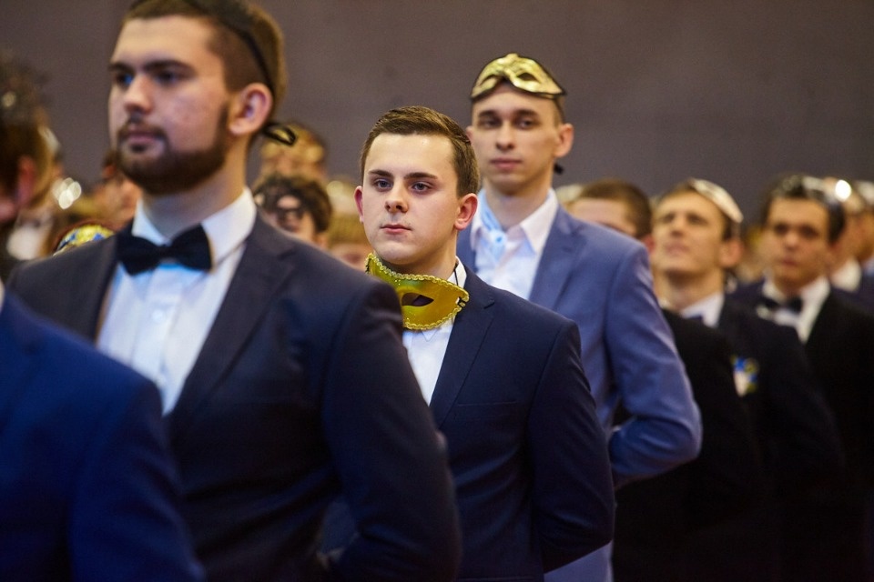 Зимний студенческий бал-маскарад