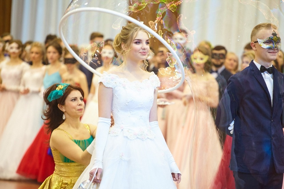 Зимний студенческий бал-маскарад