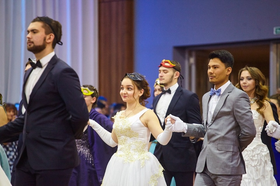 Зимний студенческий бал-маскарад