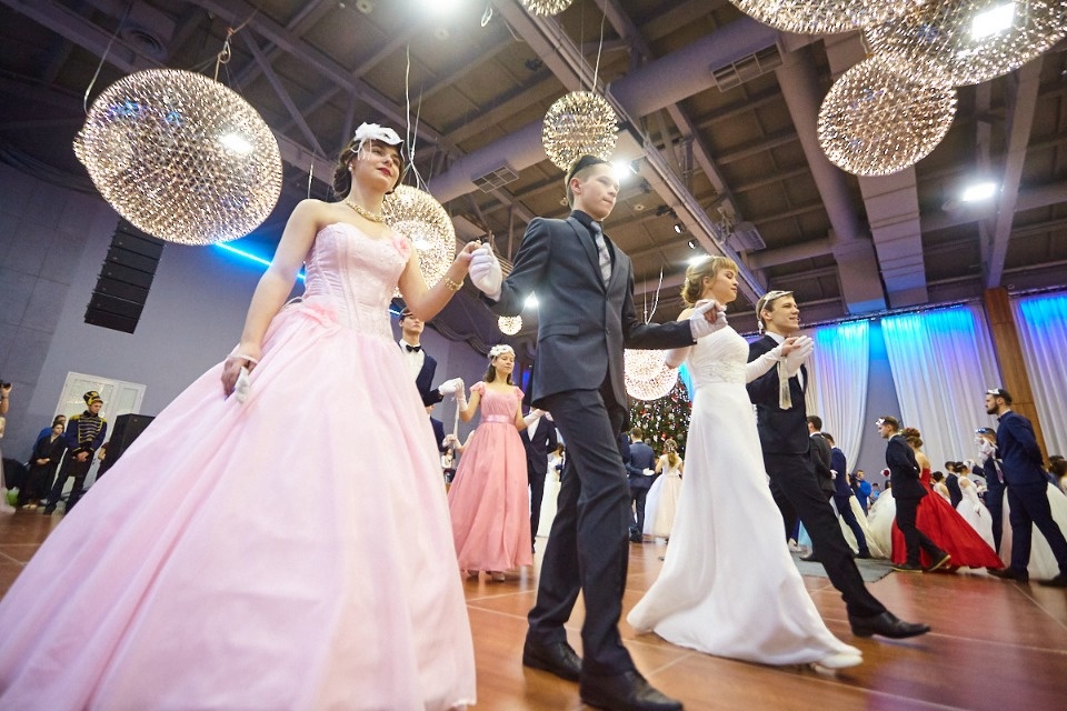 Зимний студенческий бал-маскарад