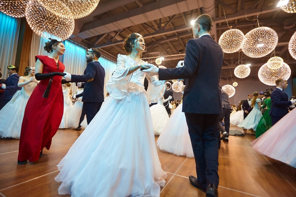 Зимний студенческий бал-маскарад