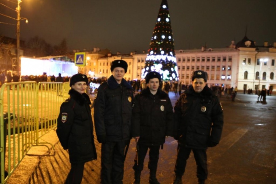 Около 370 полицейских обеспечивали безопасность псковичей в новогоднюю ночь