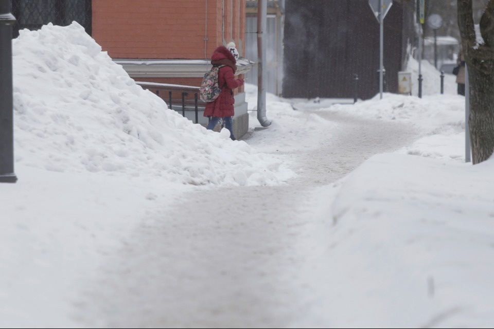 Как убирают снег в Пскове этой зимой