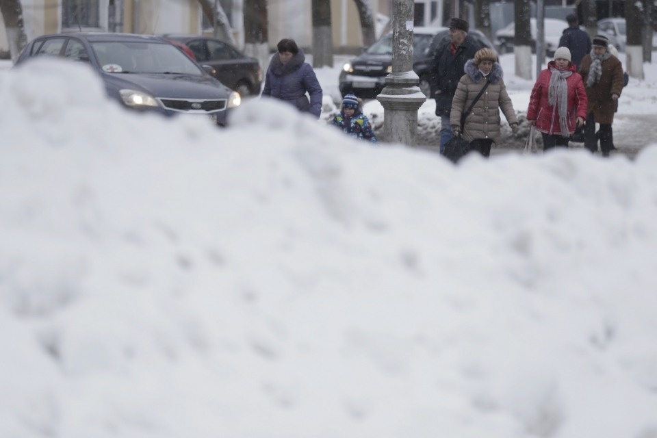 Как убирают снег в Пскове этой зимой