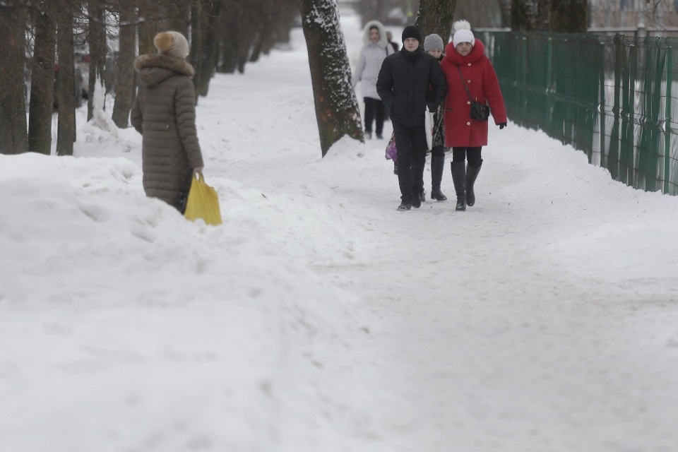 Как убирают снег в Пскове этой зимой