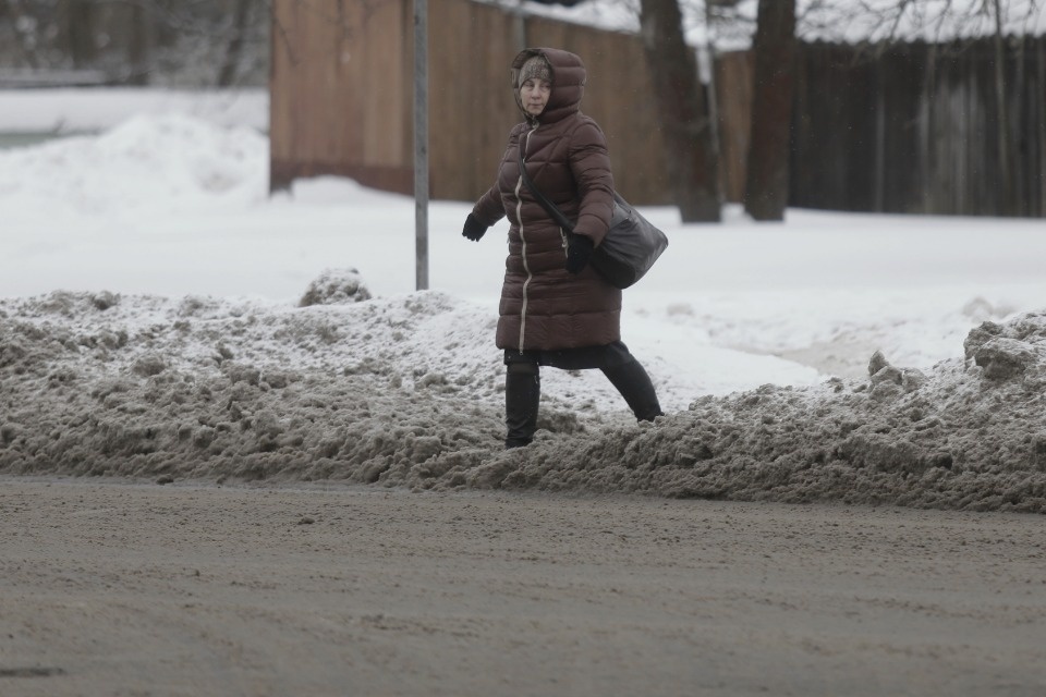 Как убирают снег в Пскове этой зимой