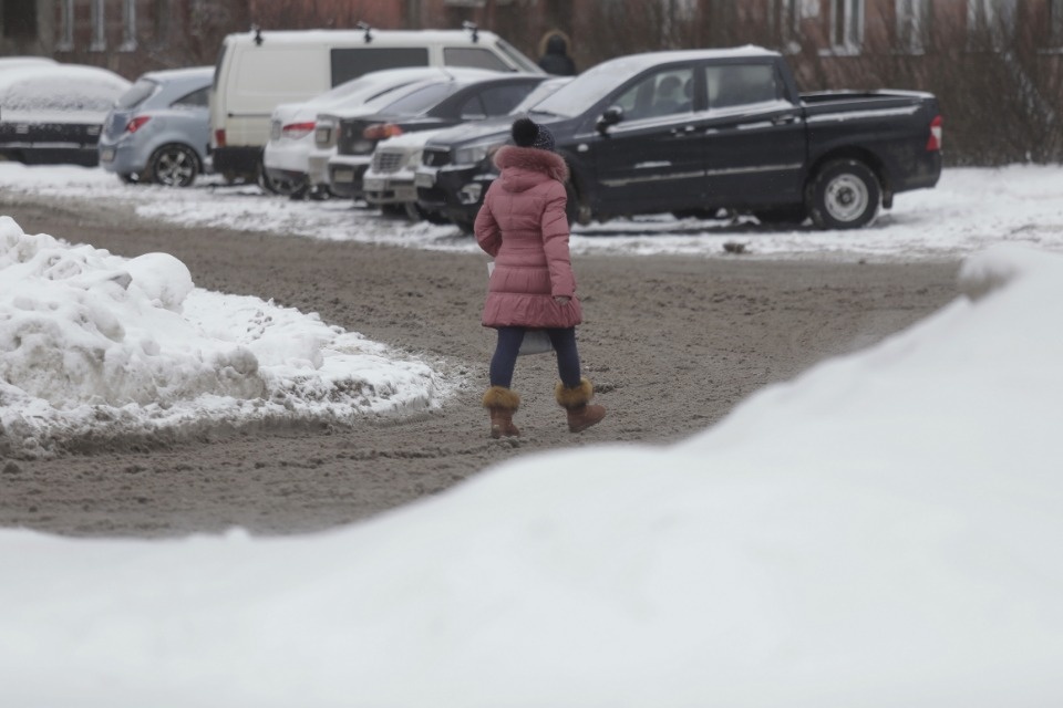 Как убирают снег в Пскове этой зимой