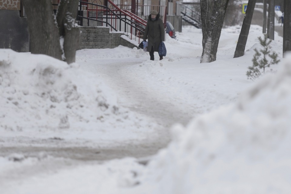 Как убирают снег в Пскове этой зимой