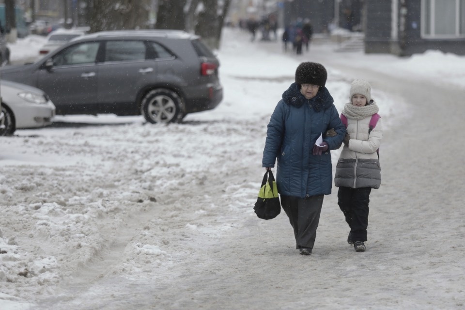 Как убирают снег в Пскове этой зимой