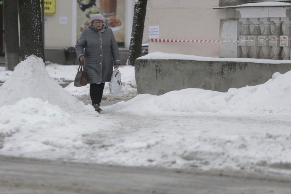 Как убирают снег в Пскове этой зимой