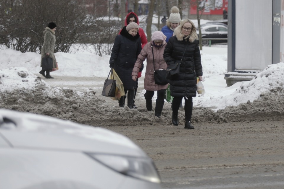 Как убирают снег в Пскове этой зимой