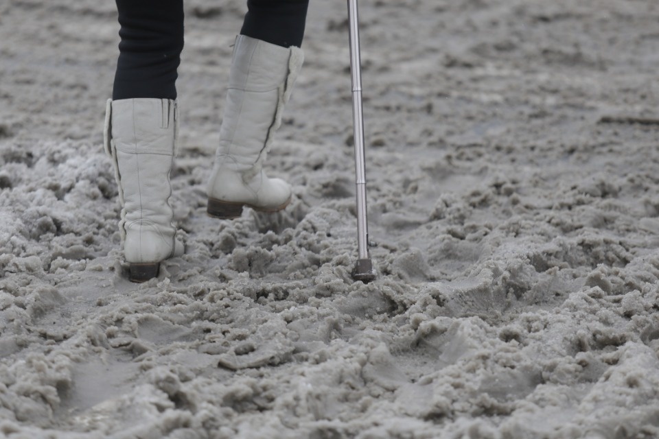 Как убирают снег в Пскове этой зимой