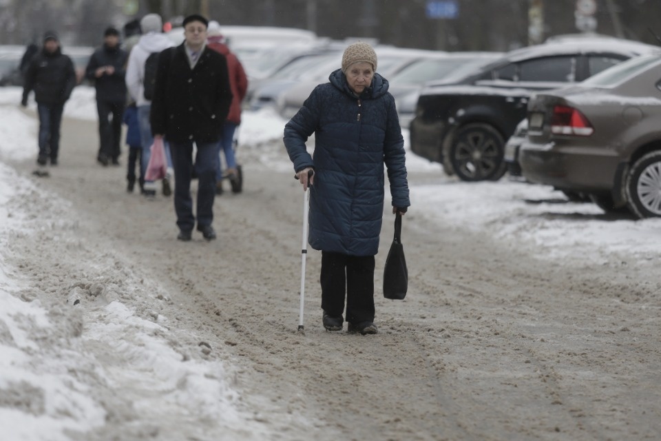 Как убирают снег в Пскове этой зимой