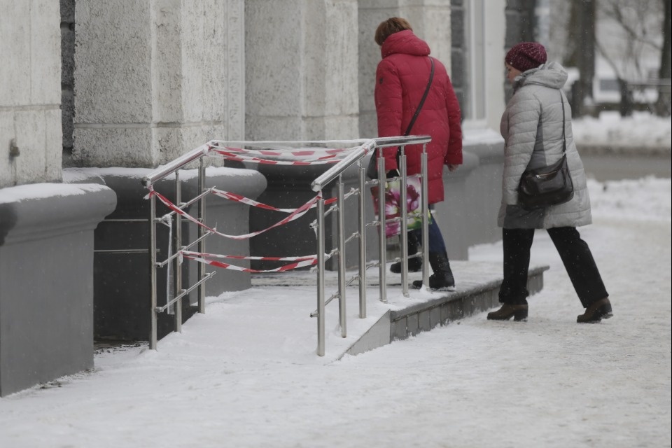 Как убирают снег в Пскове этой зимой