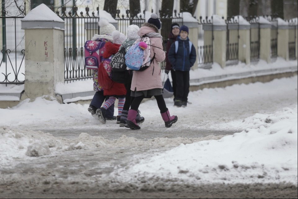 Как убирают снег в Пскове этой зимой