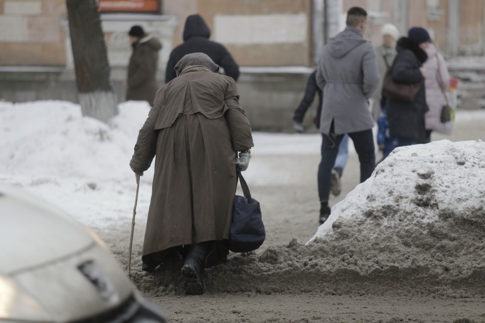 Как убирают снег в Пскове этой зимой