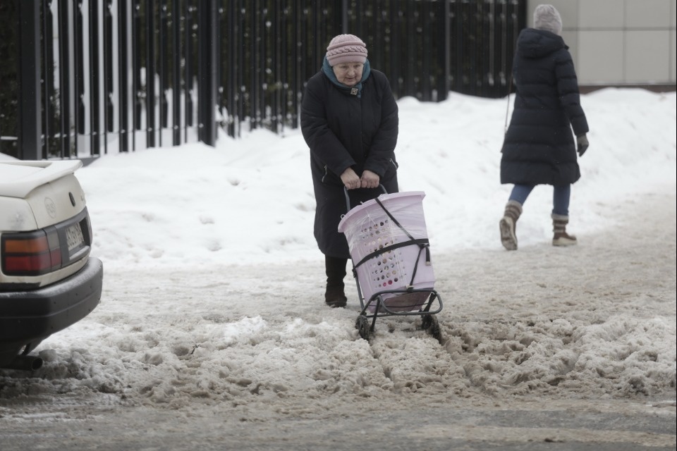 Как убирают снег в Пскове этой зимой