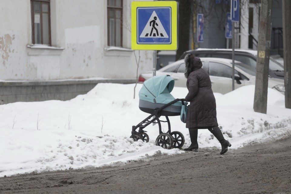 Как убирают снег в Пскове этой зимой