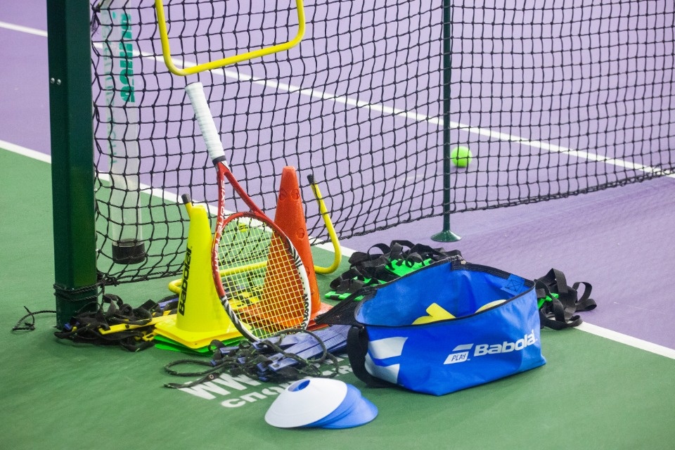 Легендарный Михаил Южный преподал урок псковским теннисистам Легендарный Михаил Южный преподал урок псковским теннисистам