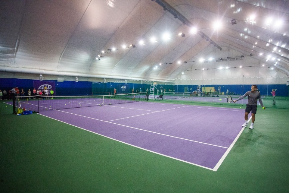 Легендарный Михаил Южный преподал урок псковским теннисистам Легендарный Михаил Южный преподал урок псковским теннисистам