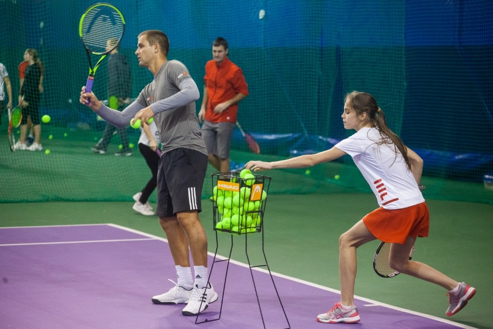 Легендарный Михаил Южный преподал урок псковским теннисистам Легендарный Михаил Южный преподал урок псковским теннисистам