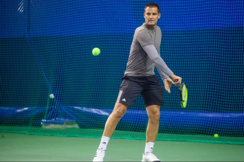 Легендарный Михаил Южный преподал урок псковским теннисистам Легендарный Михаил Южный преподал урок псковским теннисистам