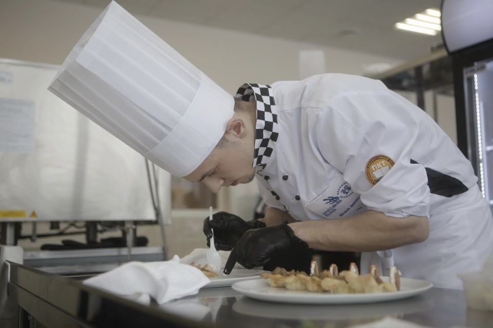 Конкурс поваров на чемпионате «Молодые профессионалы» (Worldskills Russia) в Пскове