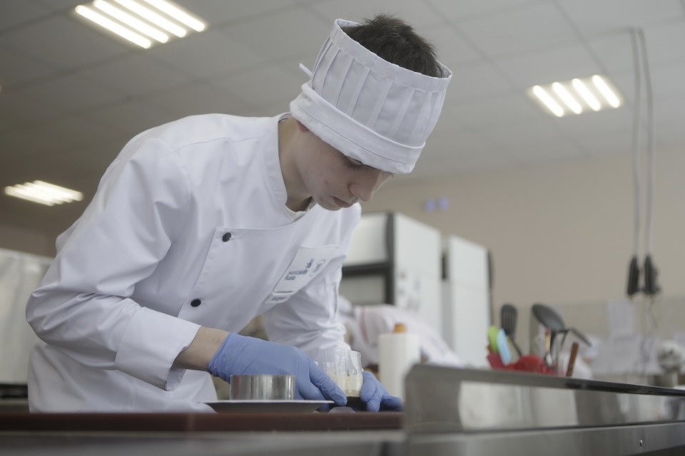 Конкурс поваров на чемпионате «Молодые профессионалы» (Worldskills Russia) в Пскове
