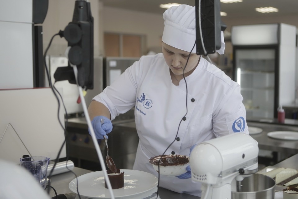 Конкурс поваров на чемпионате «Молодые профессионалы» (Worldskills Russia) в Пскове