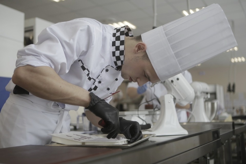 Конкурс поваров на чемпионате «Молодые профессионалы» (Worldskills Russia) в Пскове